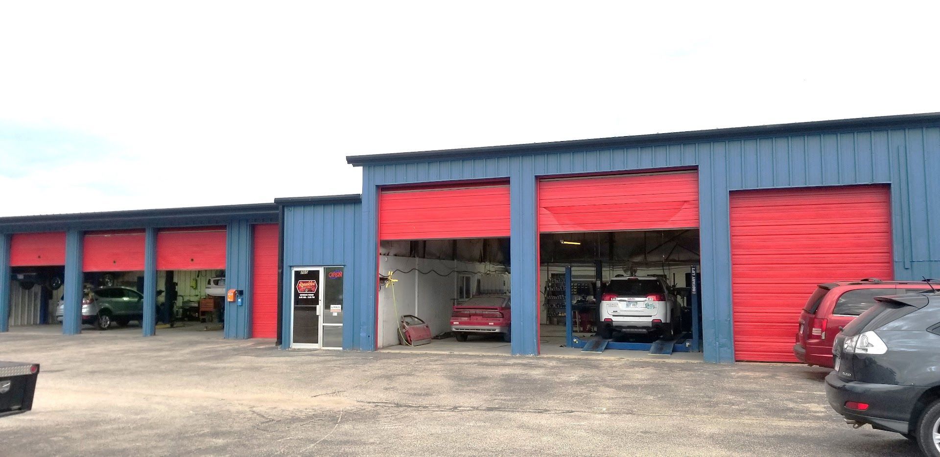 Front Shop | Knuckle’s Automotive Service