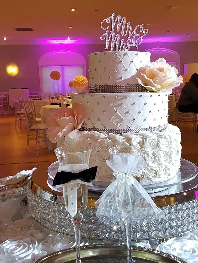 Elegant Wedding Cake — Wedding Center Piece in Jonesboro, GA