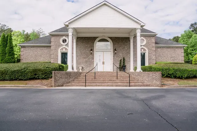 White Beautiful Chapel — Atlanta, GA — Pristine Chapel