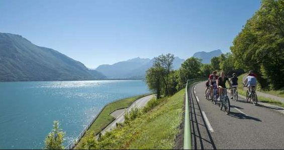 Cycling Annecy Lake