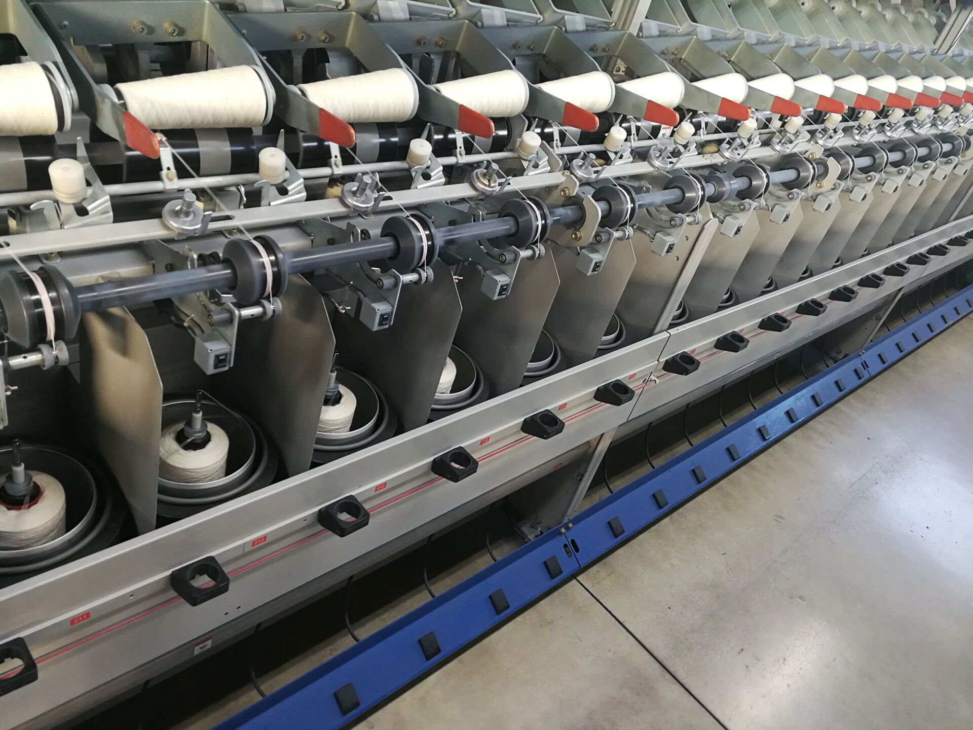 macchina per la lavorazione dei filati nel rispetto dell'ambiente