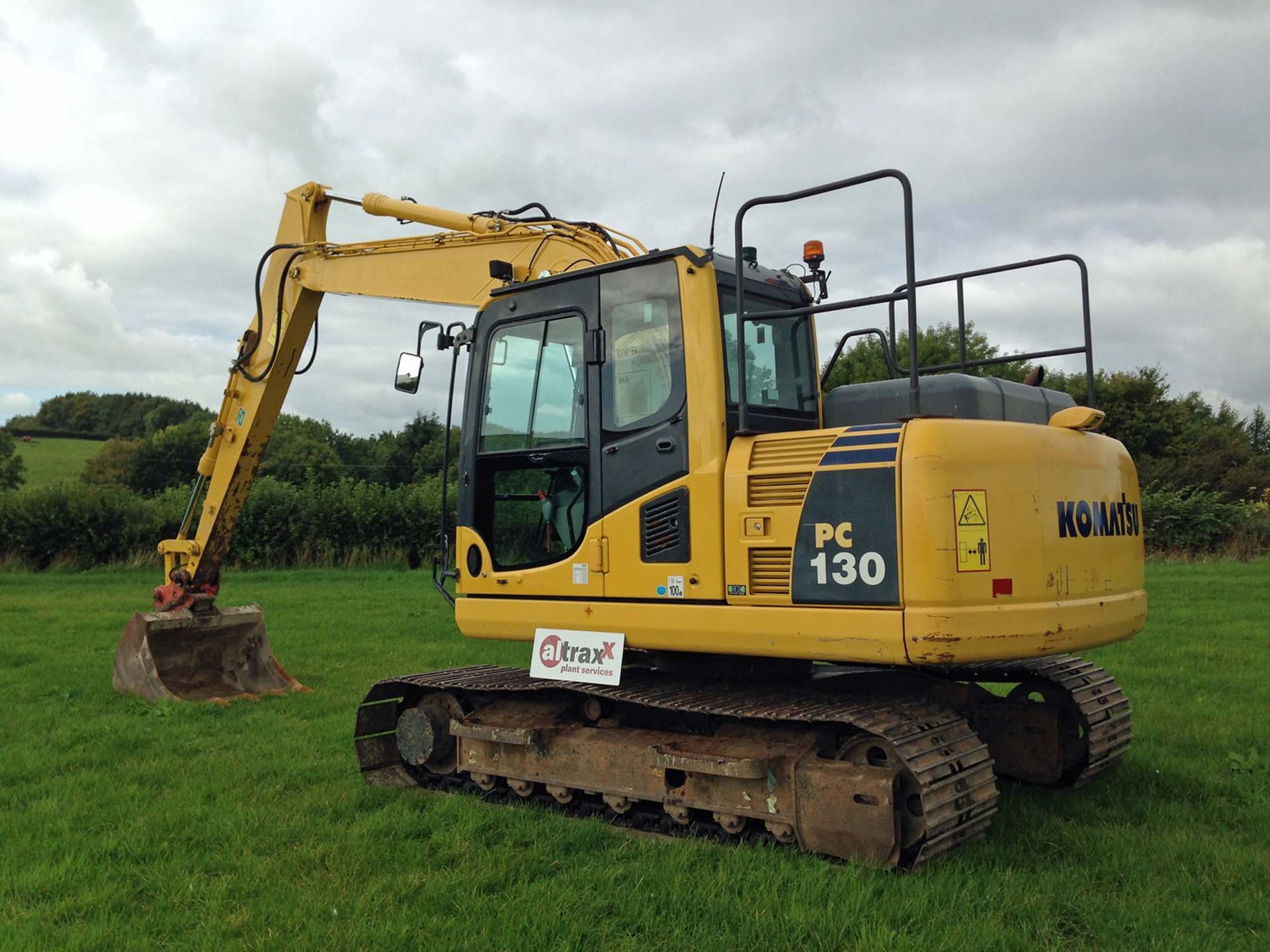 Komatsu PC130LC-8 Excavator Tracked