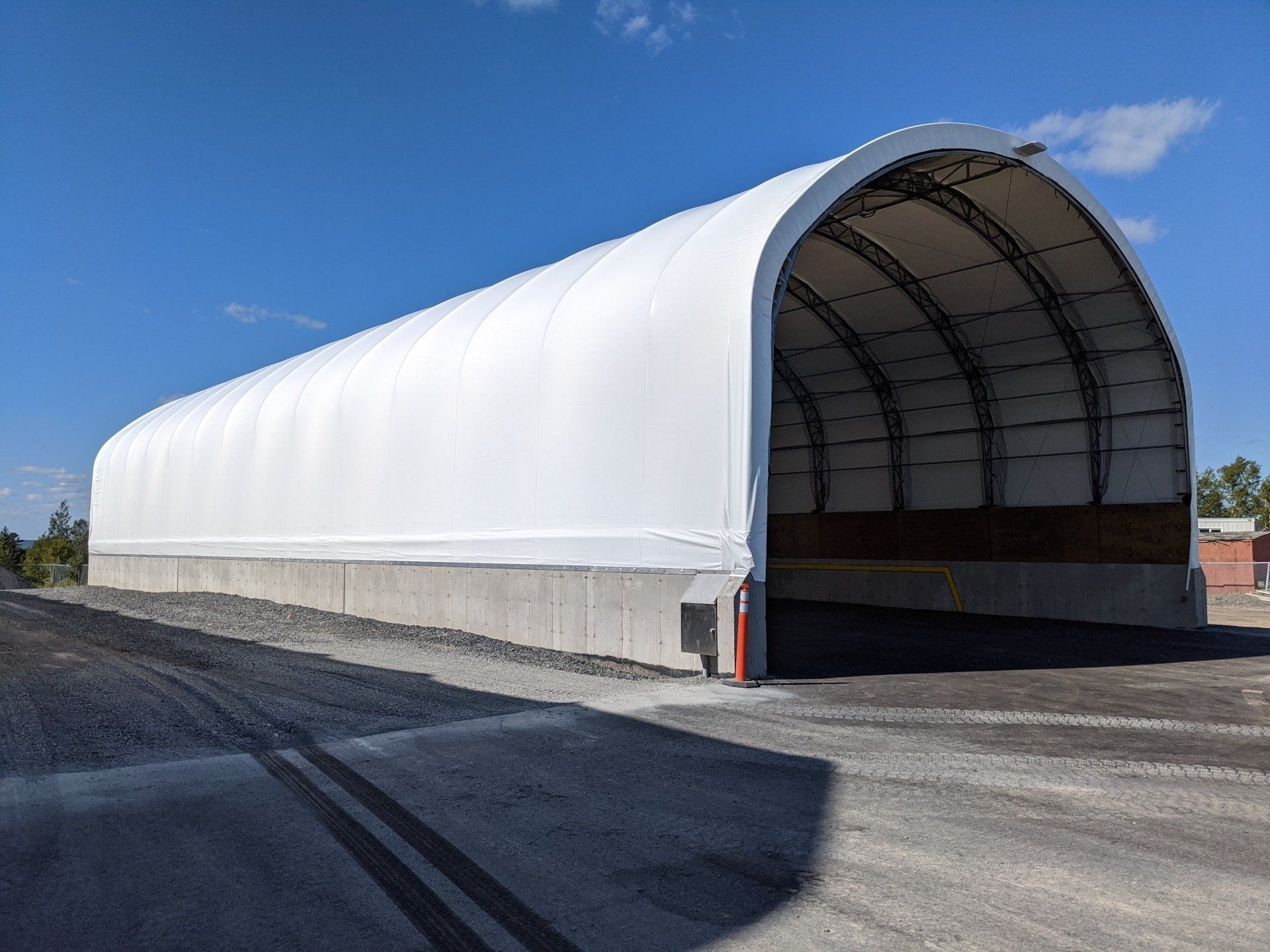 ARCH SPAN BUILDINGS SERVES SALT - SAND - FERTILIZER - BULK STORAGE INDUSTRY