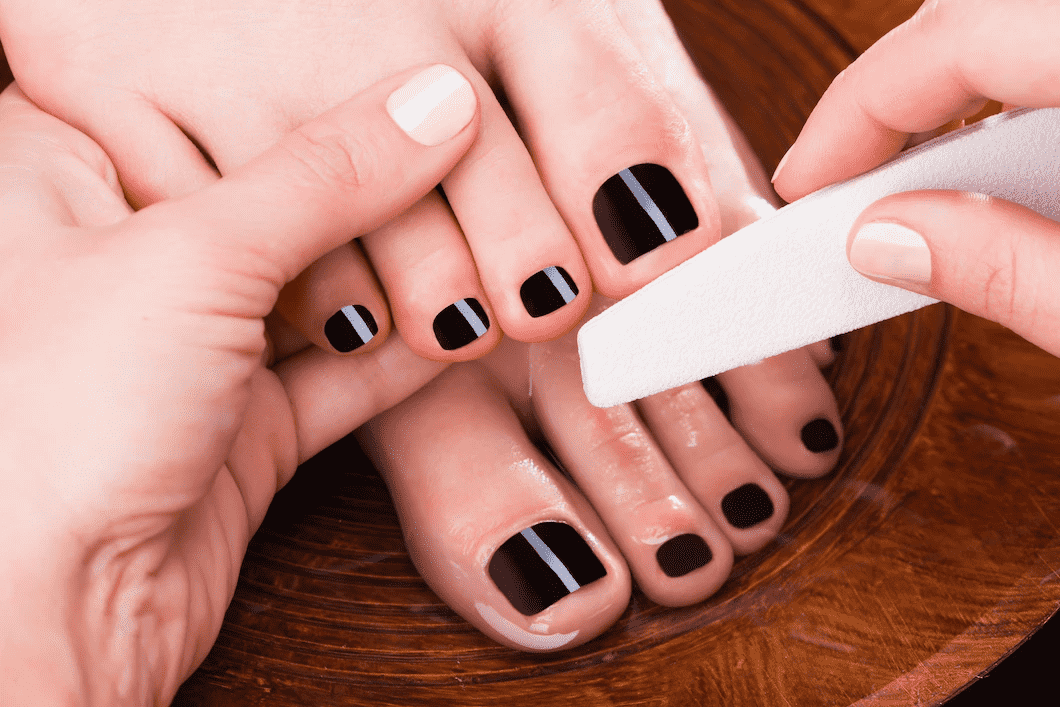 luxury-pedicure-with-gel-polish