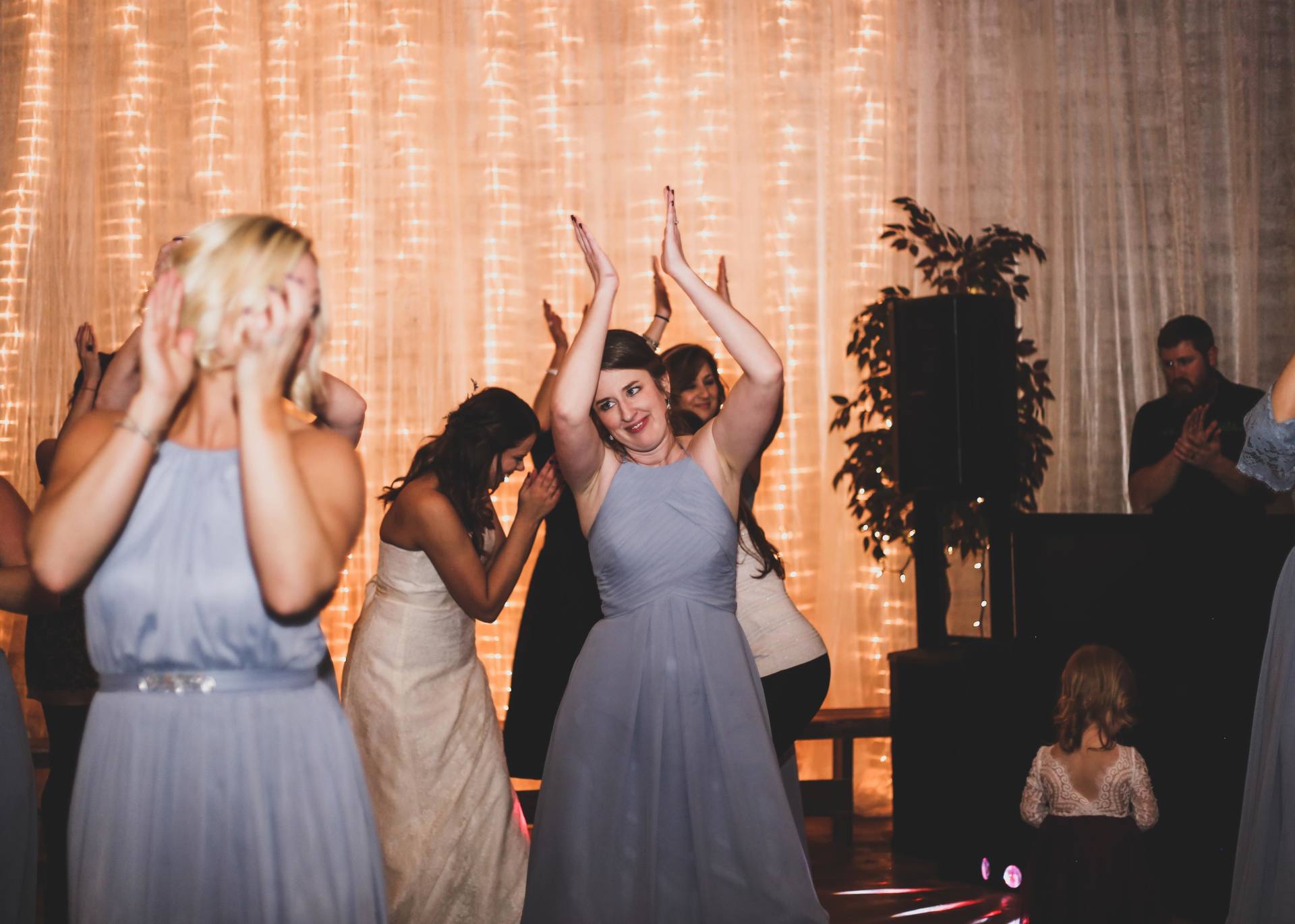 everybody clap their hands