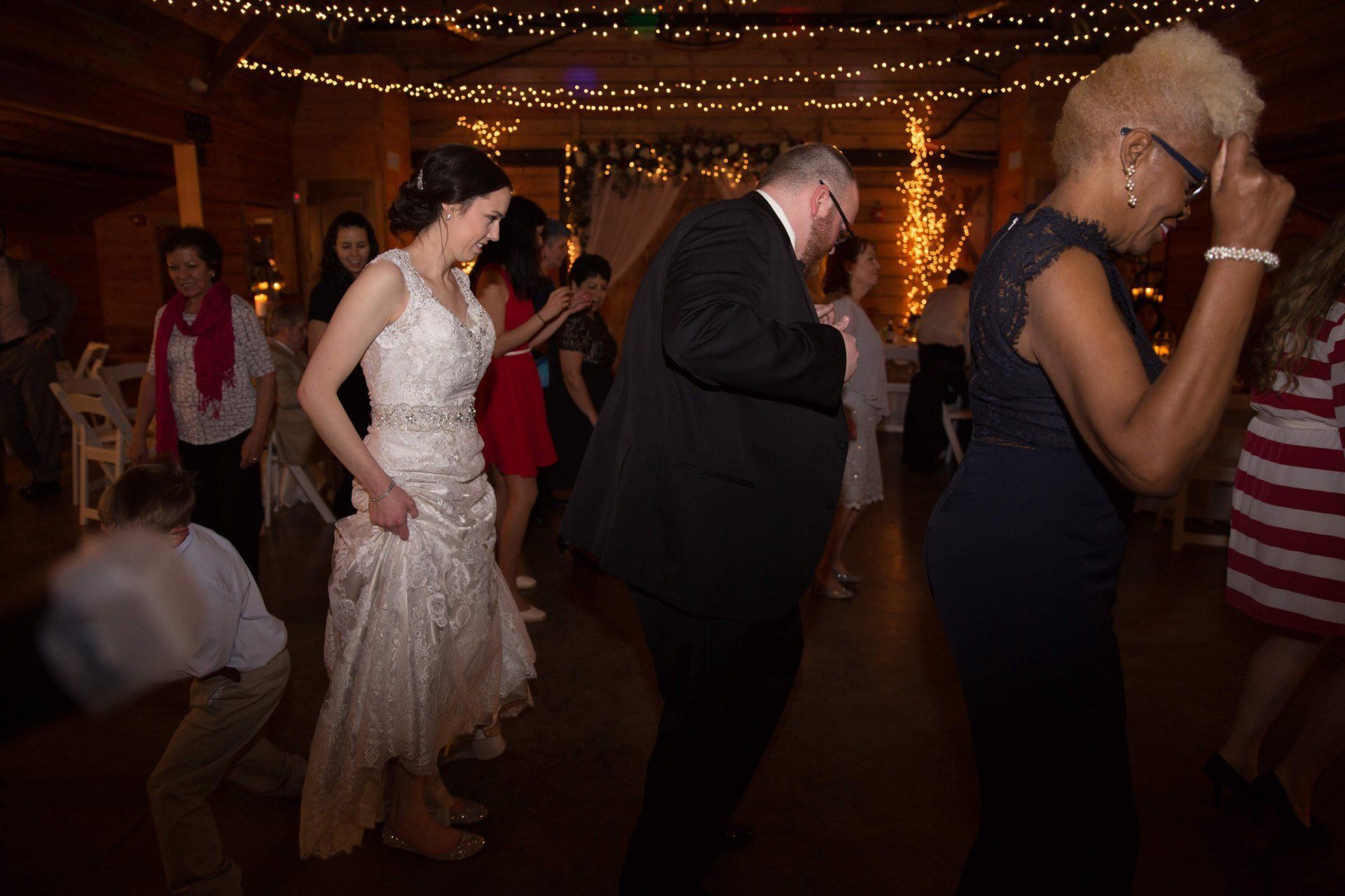 bride and groom line dance