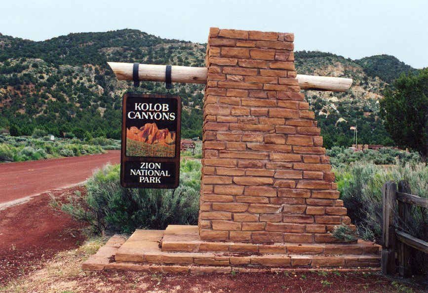 A sign that says zion national park on it
