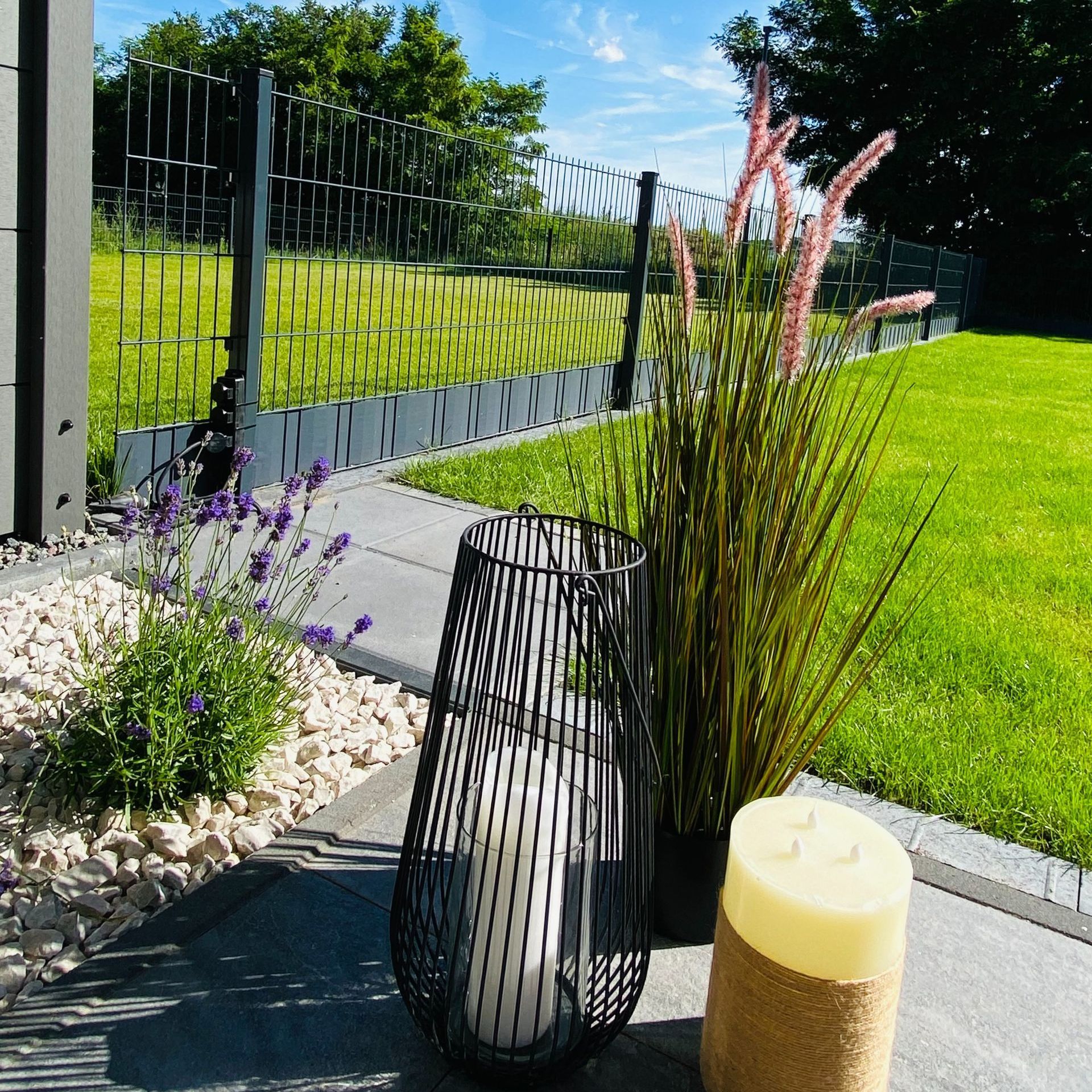 Pflanzbereich neben der Terrasse