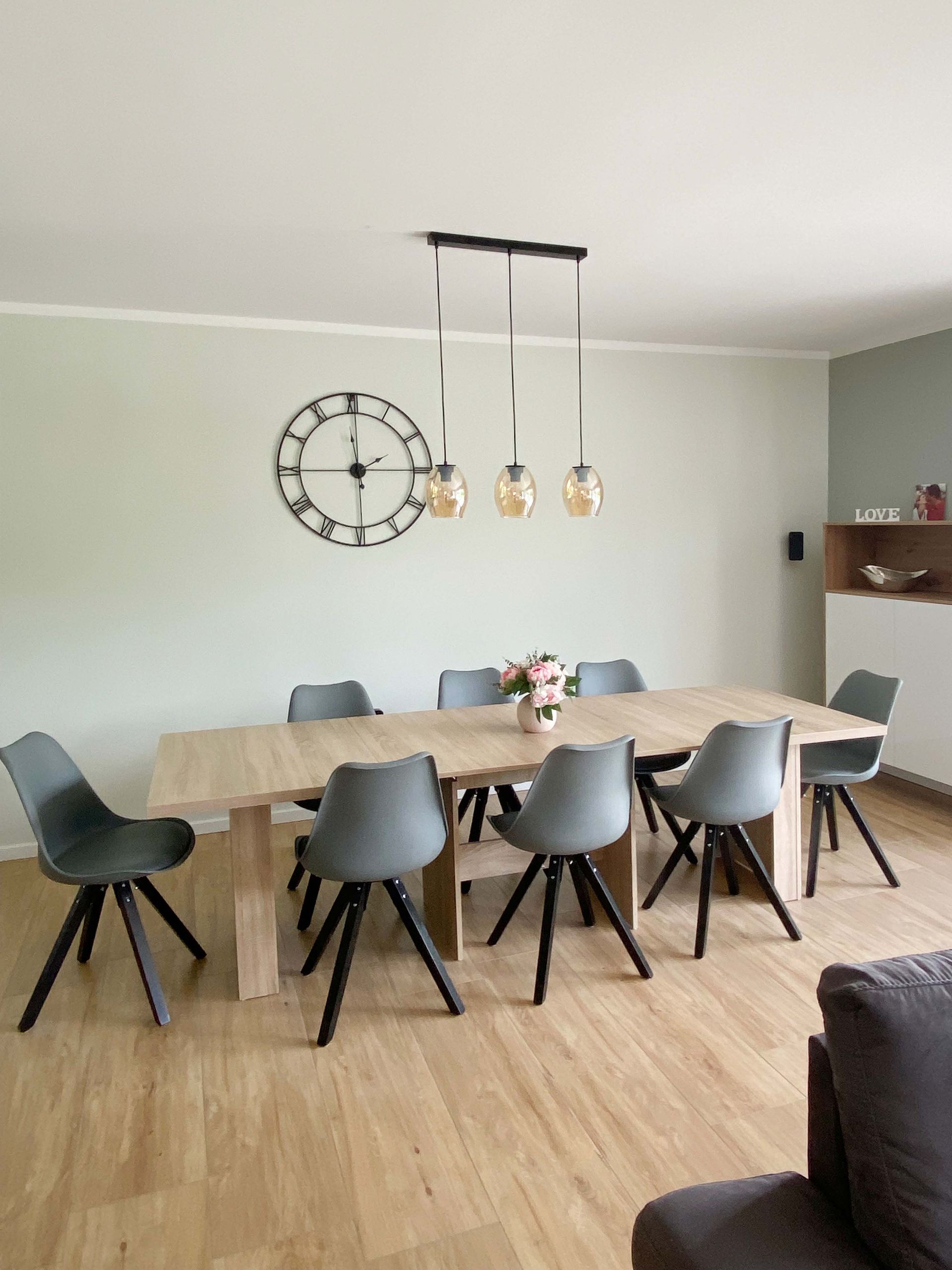 Großer Essbereich für 8 Personen