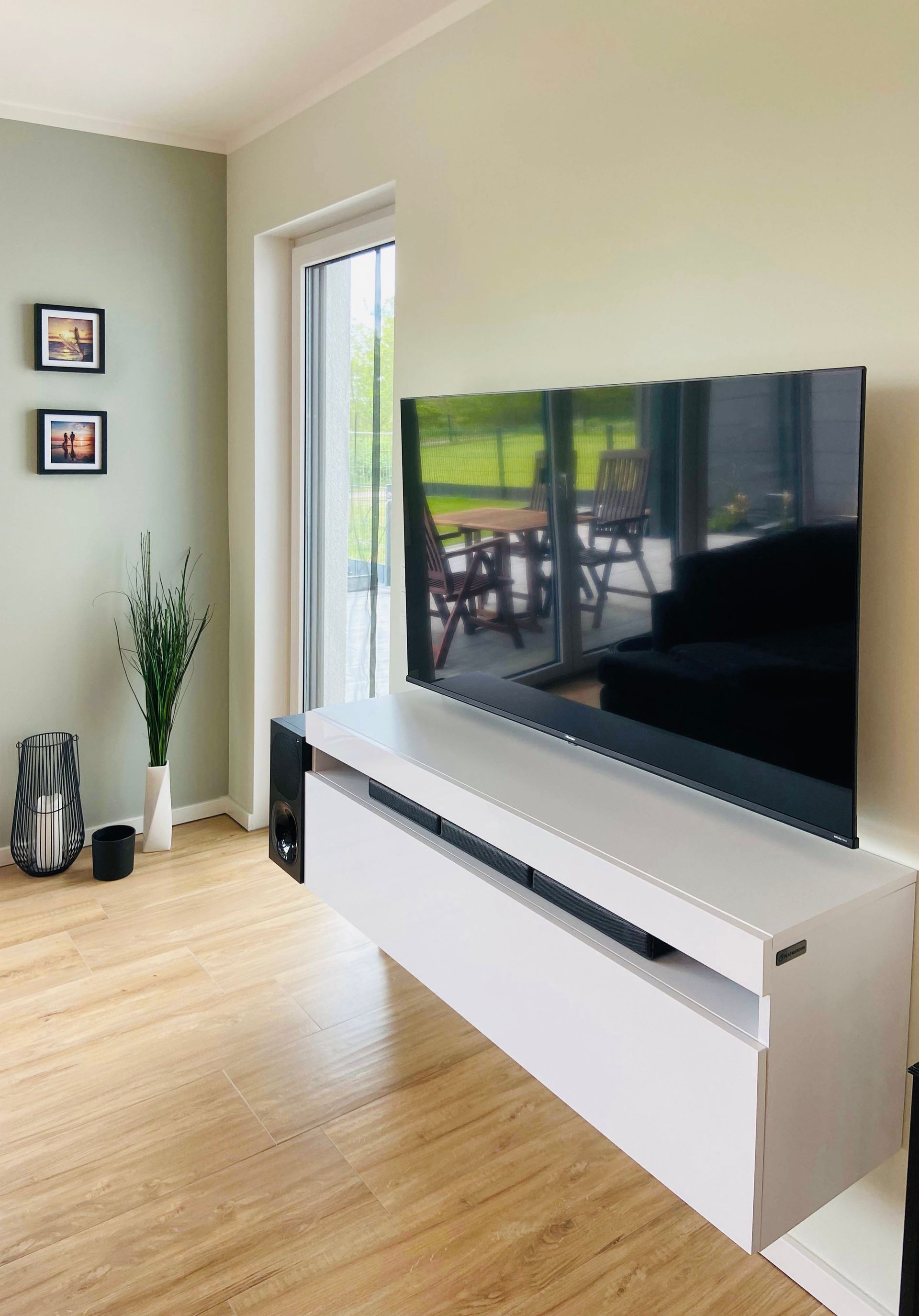 Smart-TV und Dolby-Surround-Anlage