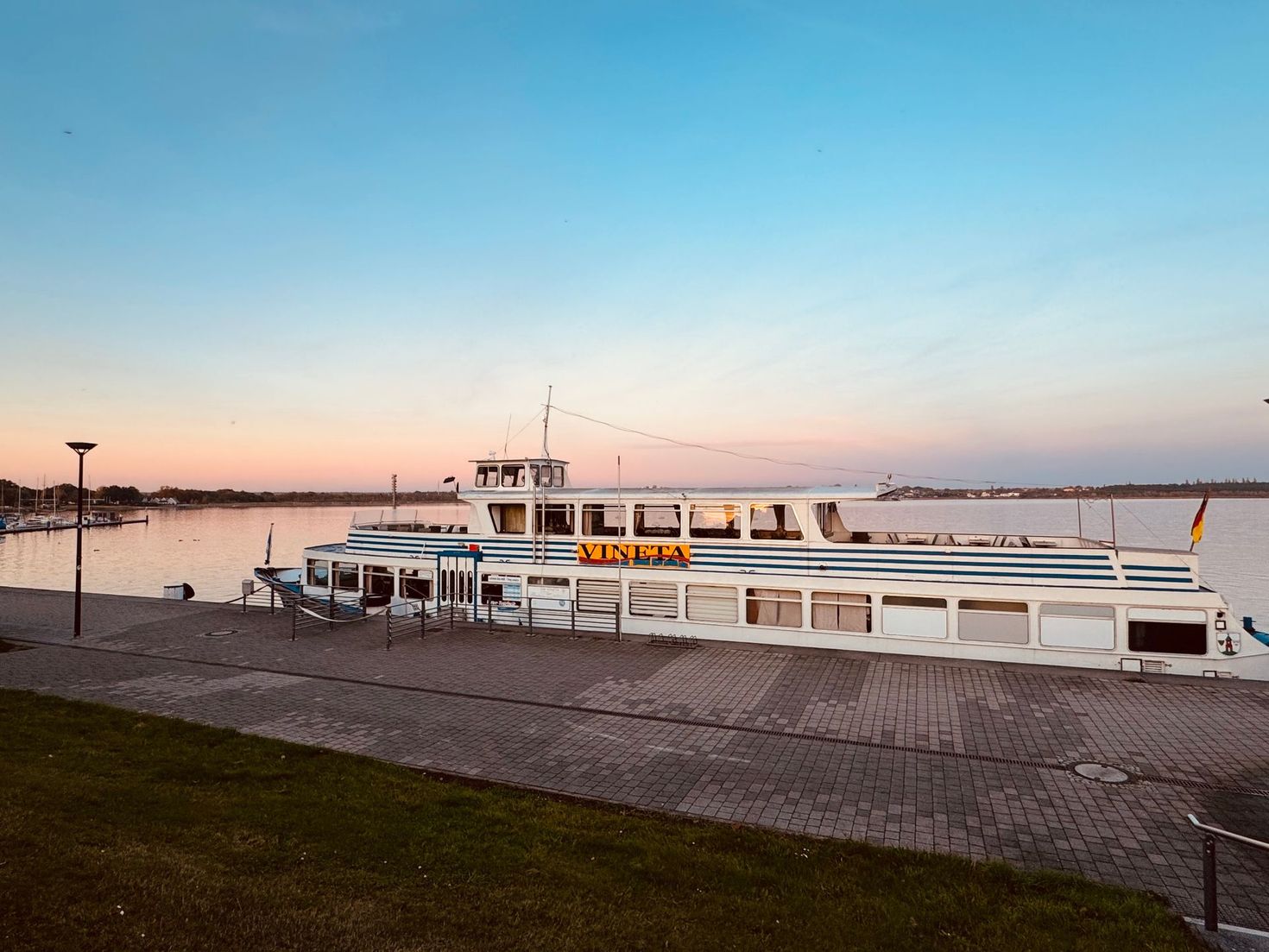 Fahrgastschiff 