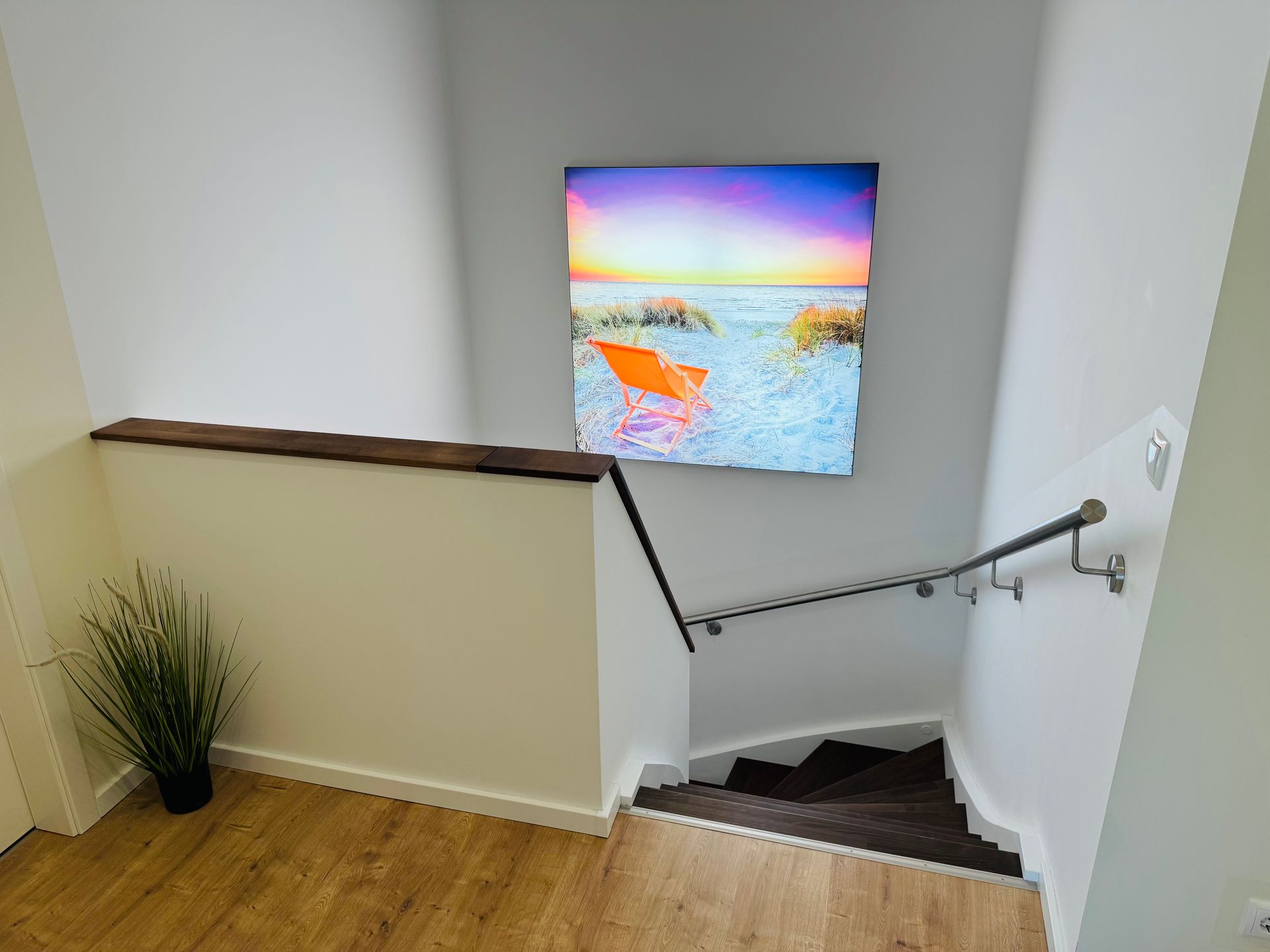 Treppenaufgang mit LED-Bild