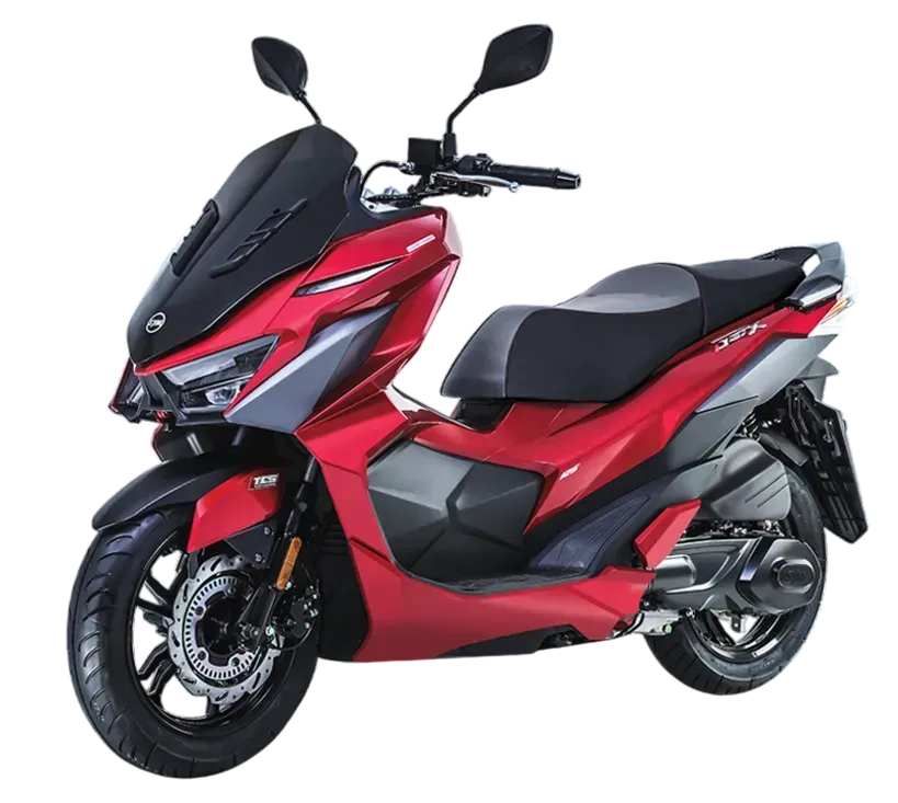 Uno scooter SYM Jet X rosso e grigio, ripreso di tre quarti su uno sfondo bianco uniforme.