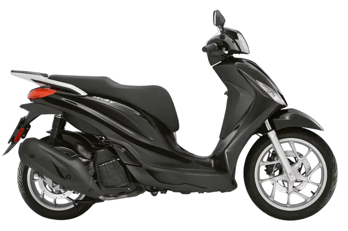 Un elegante scooter Piaggio Medley nero opaco, ripreso di profilo su sfondo bianco.