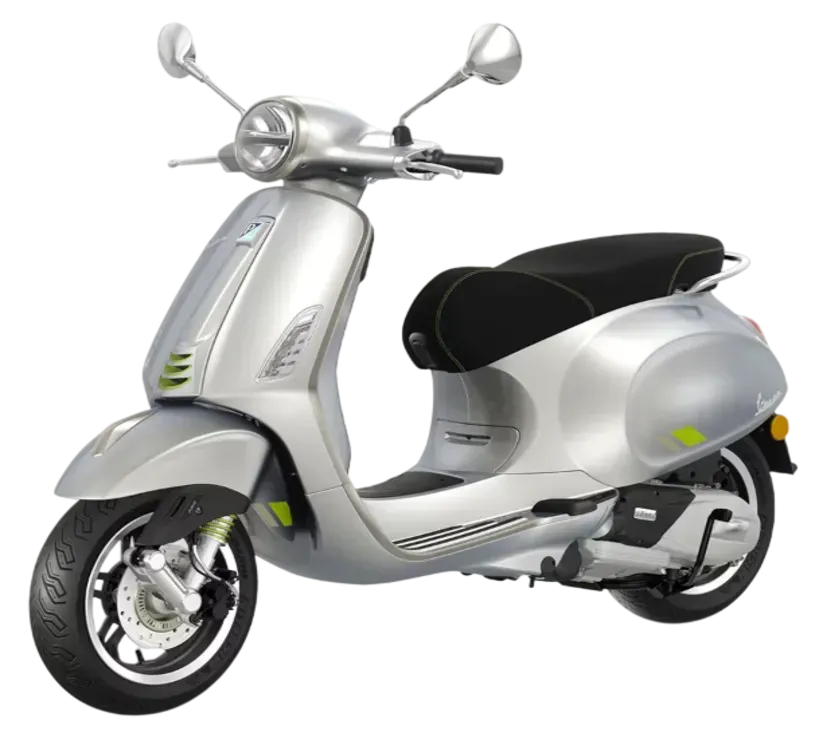 Uno scooter in stile Vespa color argento con sella nera e dettagli verde lime, visto di profilo su sfondo bianco.