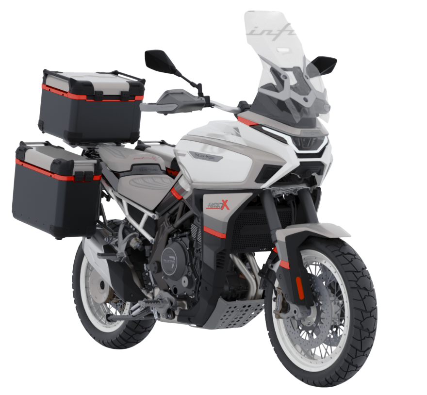 Uno scooter nero con ruote argentate visto di profilo su sfondo bianco.