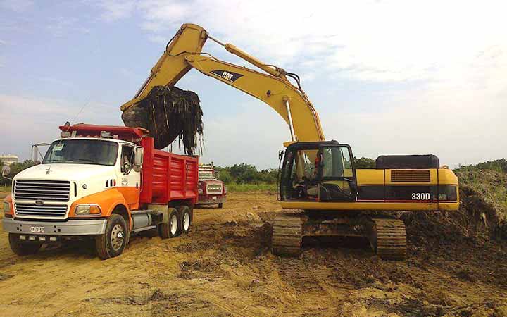 MAQUINARIA CHAMPAYAN - transporte