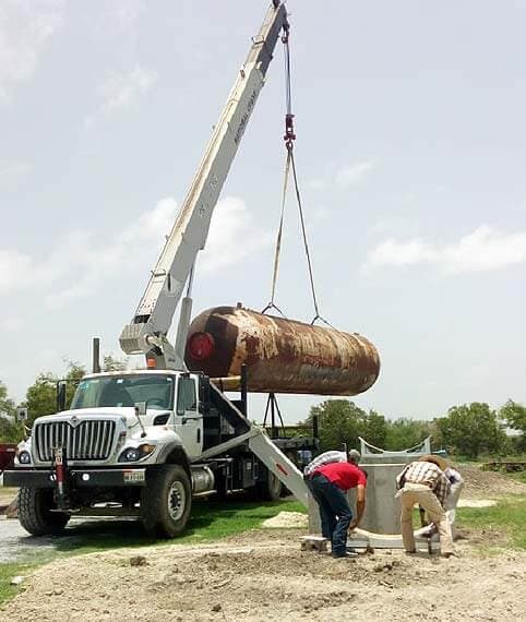 MAQUINARIA CHAMPAYAN - gruas