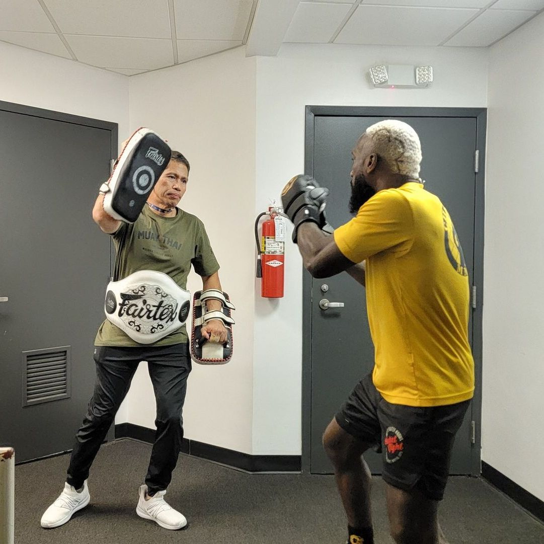 The word placeholder is on a gray background.