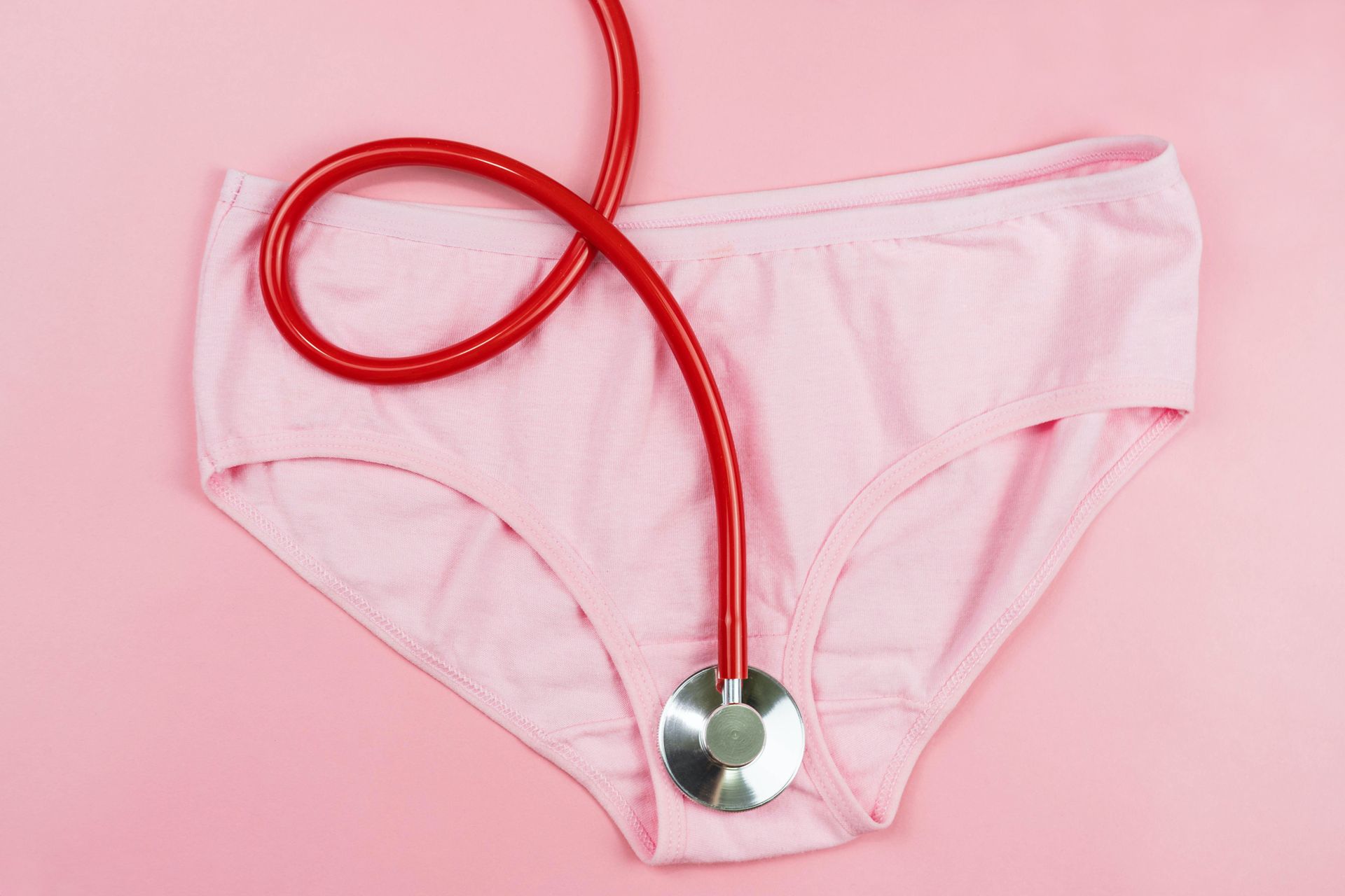Olio di cura intima, olio vaginale, secchezza vaginale, atrofia vaginale, vagina secca, Candida, candidosi, micosi vaginale, infezioni vaginali, vaginosi gardnerella, infezioni delle vie urinarie semplici, cistite da luna di miele o vescica irritabile, prurito, bruciore, dolore zona intima, lichen scleroso, massaggio perineale, olio perineale, sollievo dai dolori mestruali