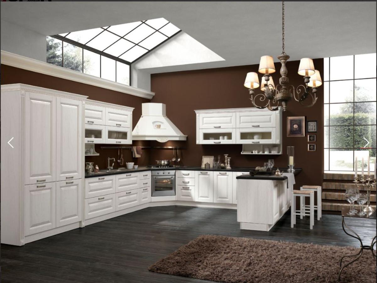 Cucina componibile ad angolo con cappa