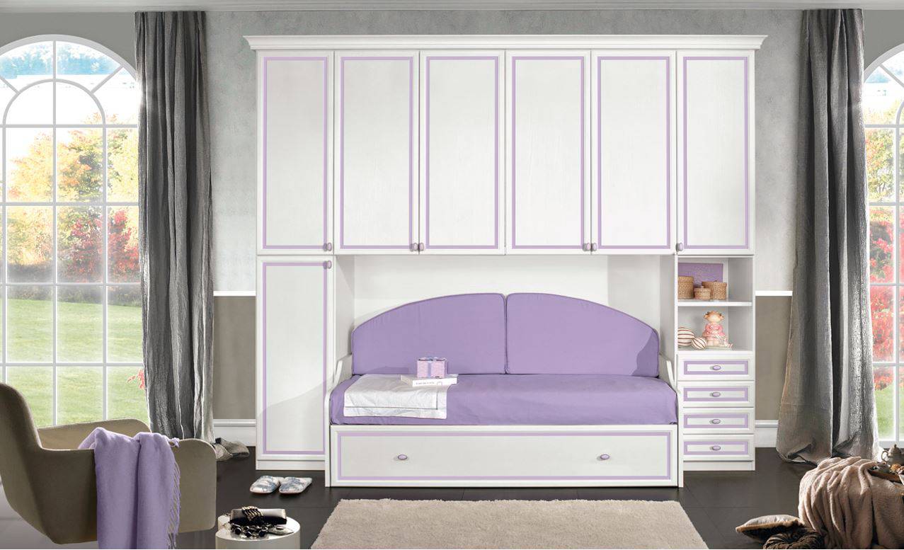 Camera chiara per bambini con armadio a ponte