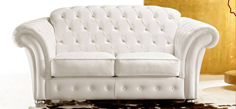 Divano due posti con impunture