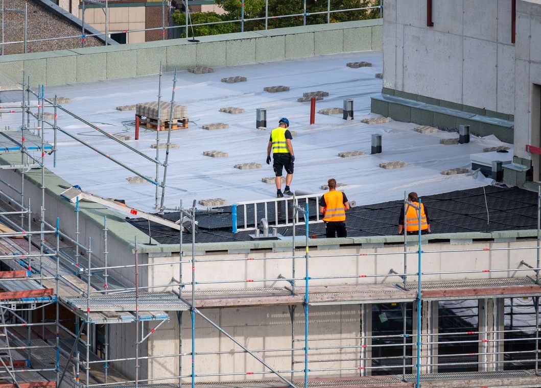 Commercial roof construction