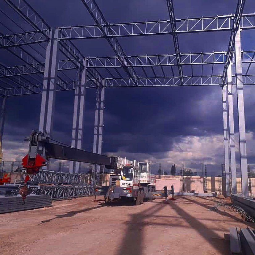 Renta de grúa titan de 40 Ton TMS