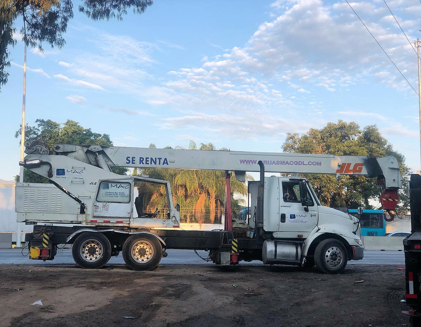 Grua JLG DE 22 Ton.