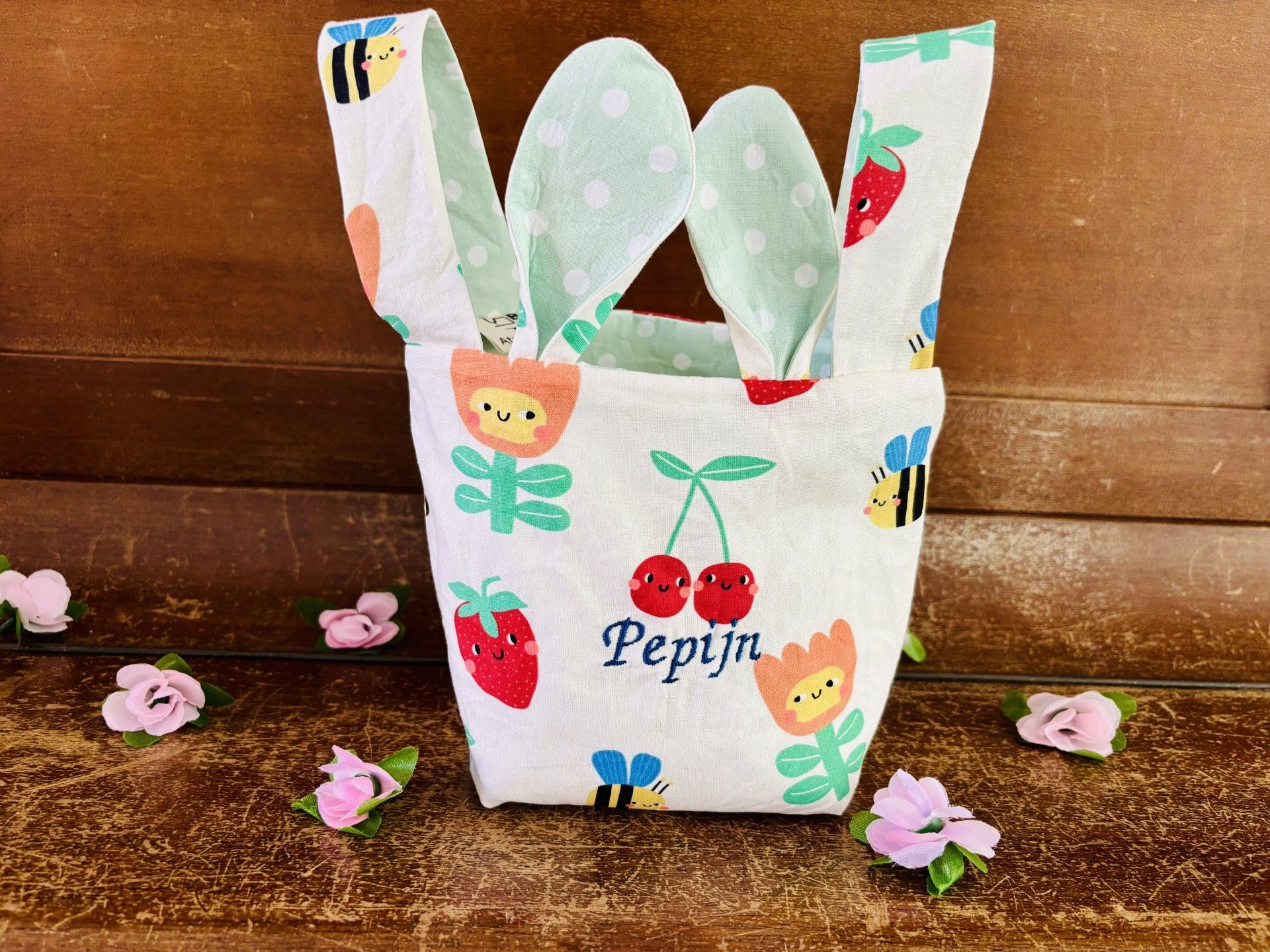 Paasmand met Pepijn erop geborduurd