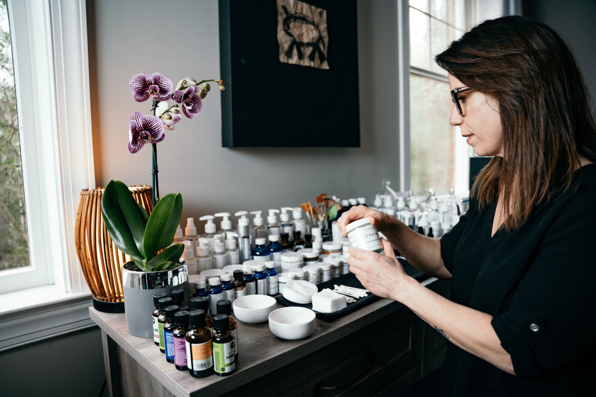 Rhonda Allison products are used in all my facials here in Mount Pleasant and can be purchased under SHOP on the Home Screen. Rhonda Allison products are used in alll my facials here in Mount Pleasant. From antiaging products, ance products, rosacea and sensitive skin products, pigmentation issues, eye care and sunscreens. 
