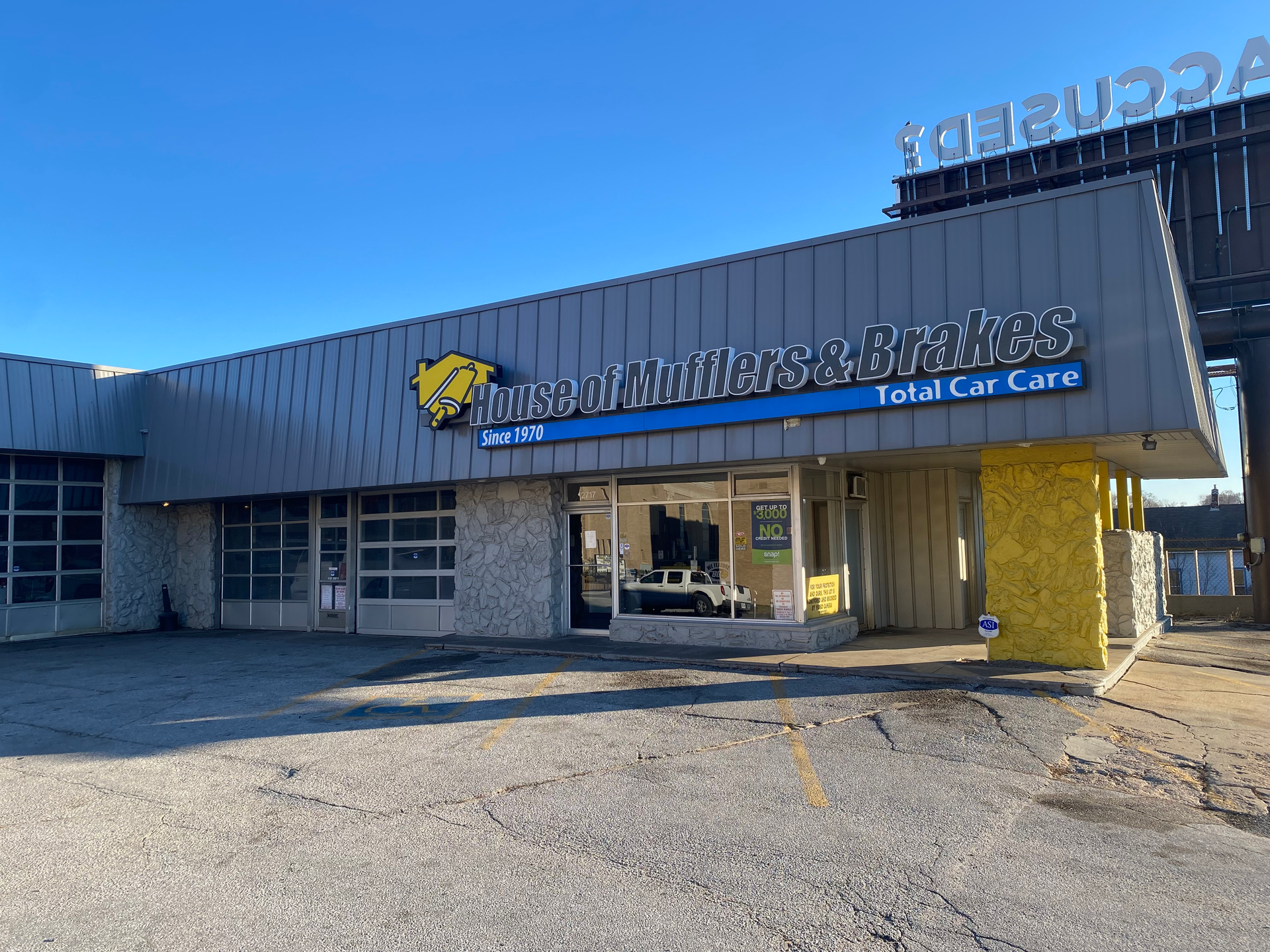 -Omaha, NE - House of Mufflers & Brakes