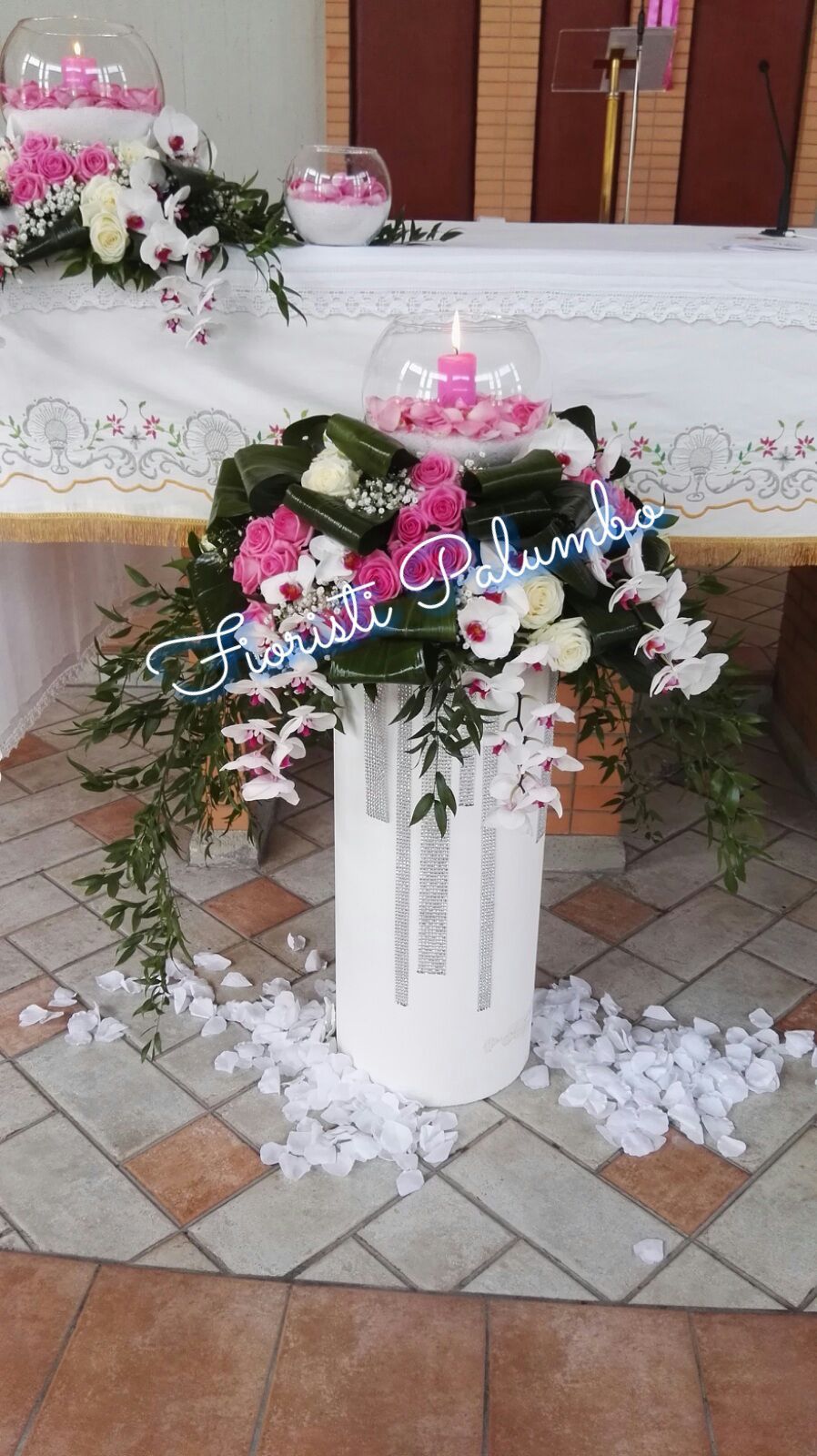 vaso di fiori in chiesa