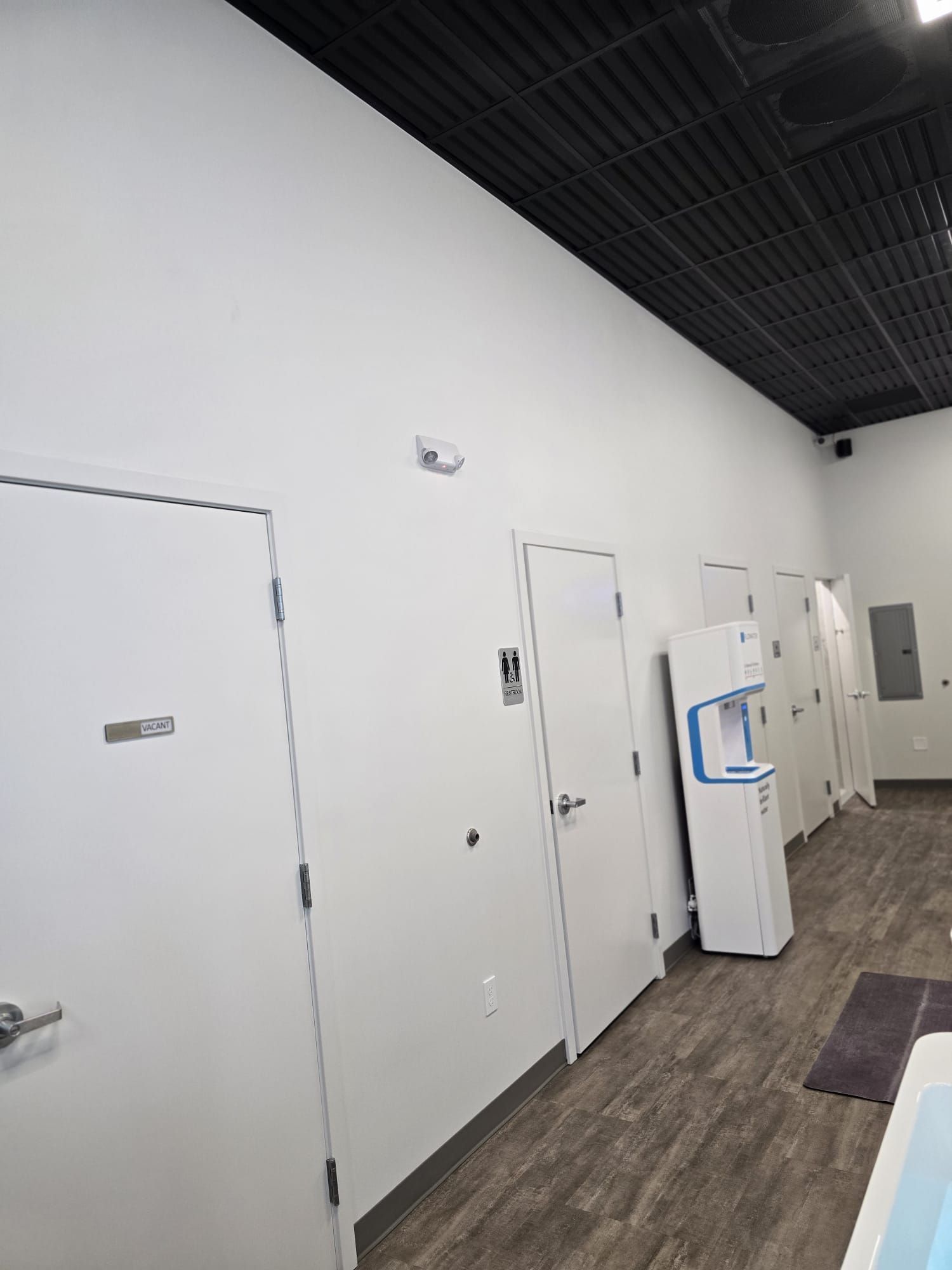 Interior view of hallway of doors inside The Smart View Method