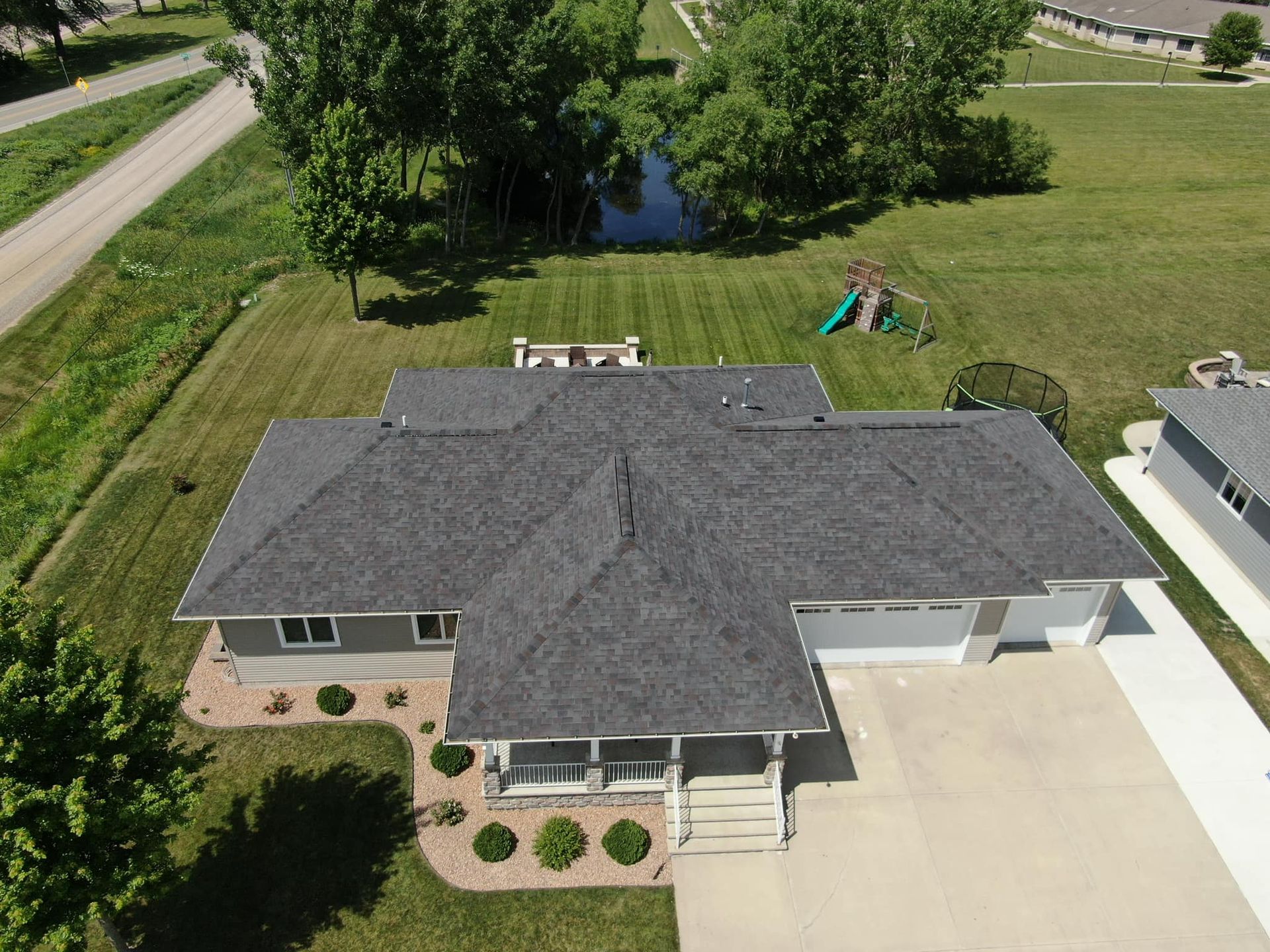 Waukee Iowa roofing company