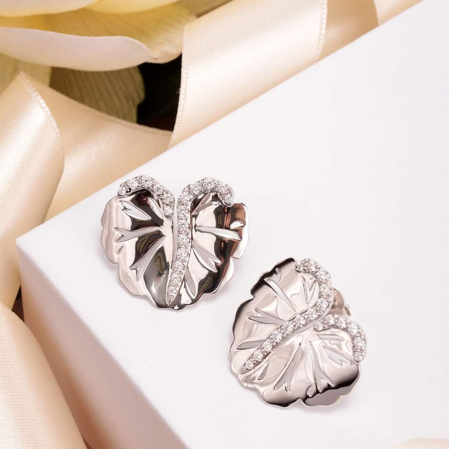 orecchini con diamanti