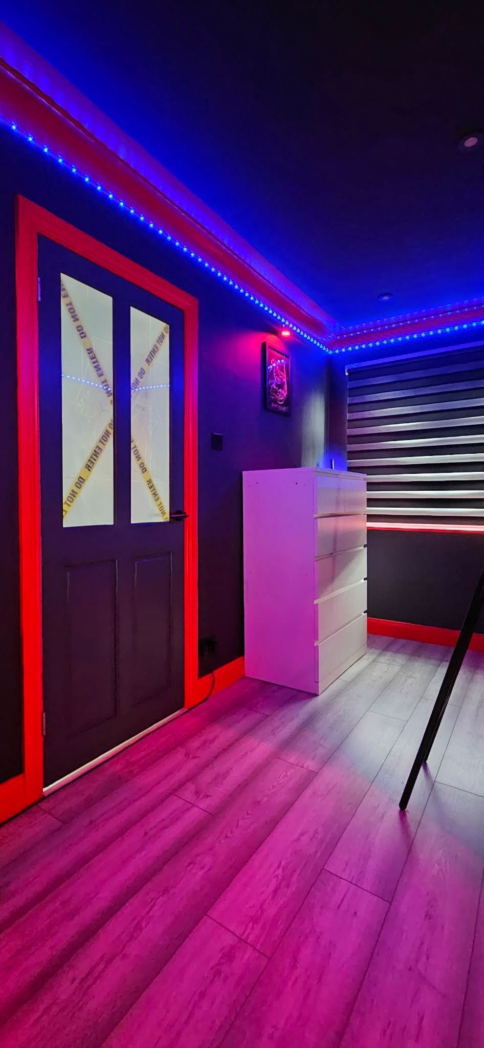 red and black gaming room, black and red gaming room, gaming, modern bedroom, gaming bedroom, amazing bedroom ideas, gaming bedroom ideas, gaming bedroom, gamer bedroom, gamer room, 