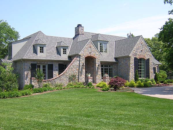 Stone Wall House — Hermitage, TN — Davet Roofing, Inc.
