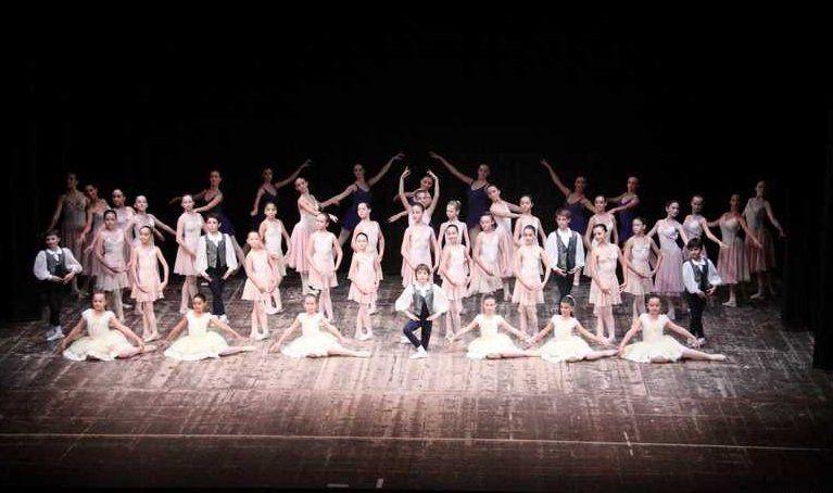 ultimo atto di uno spettacolo di ballo