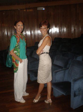 due signore in abito elegante