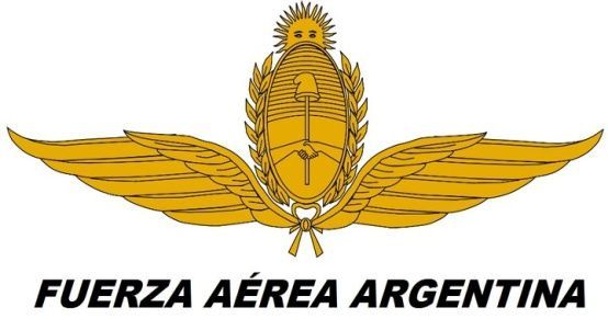 Emblema de la Fuerza Aérea Argentina: Alas doradas flanqueando una cresta dorada con un sol y ramas de laure