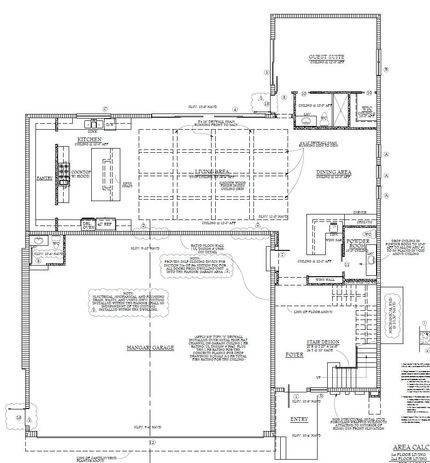 Plano arquitectónico de un edificio, que muestra habitaciones, puertas y escaleras en una disposición rectangular.