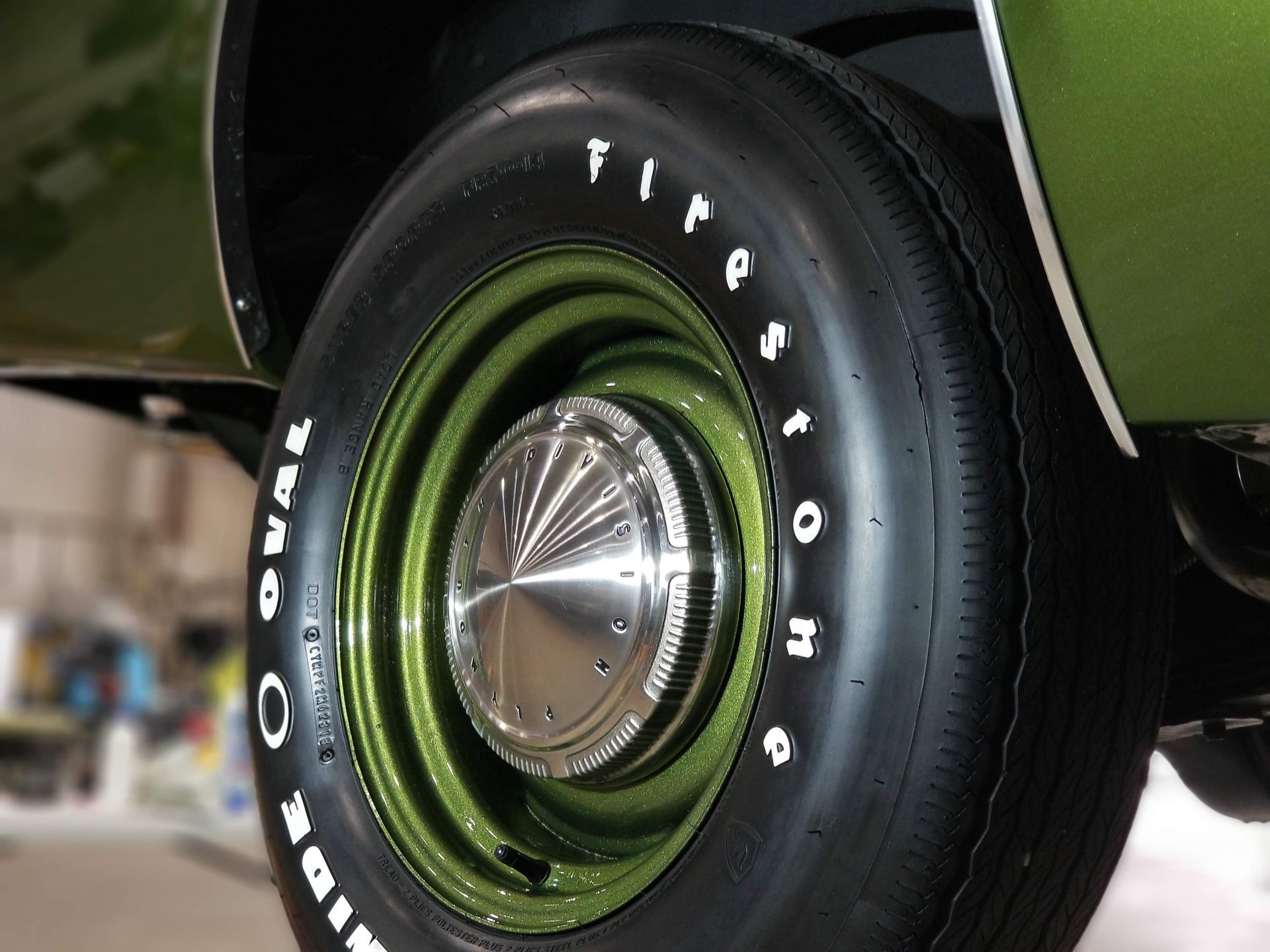A close up of a tire that says firestone on it