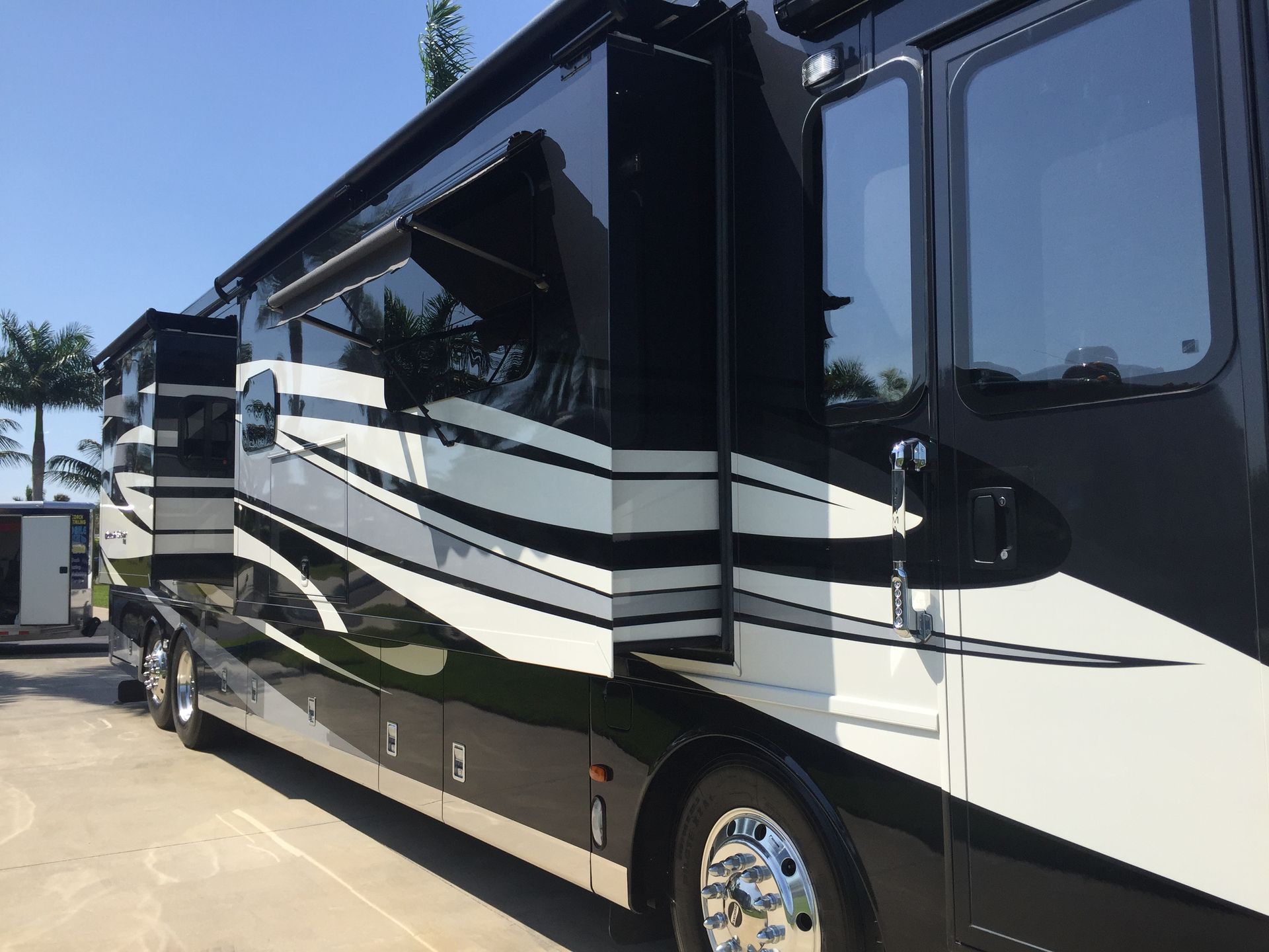 Mobile RV Cleaning