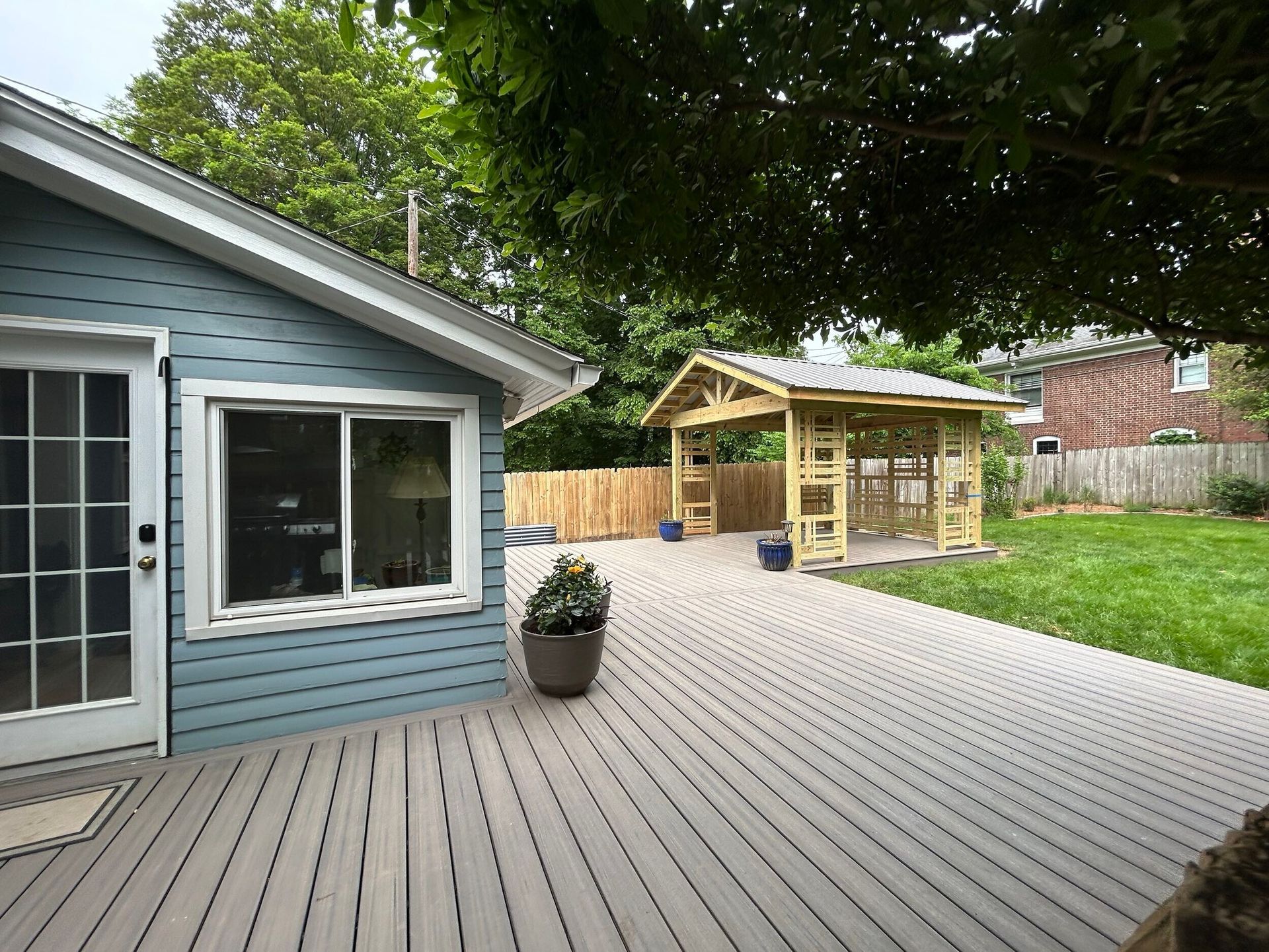 How to Choose the Right Decking Material