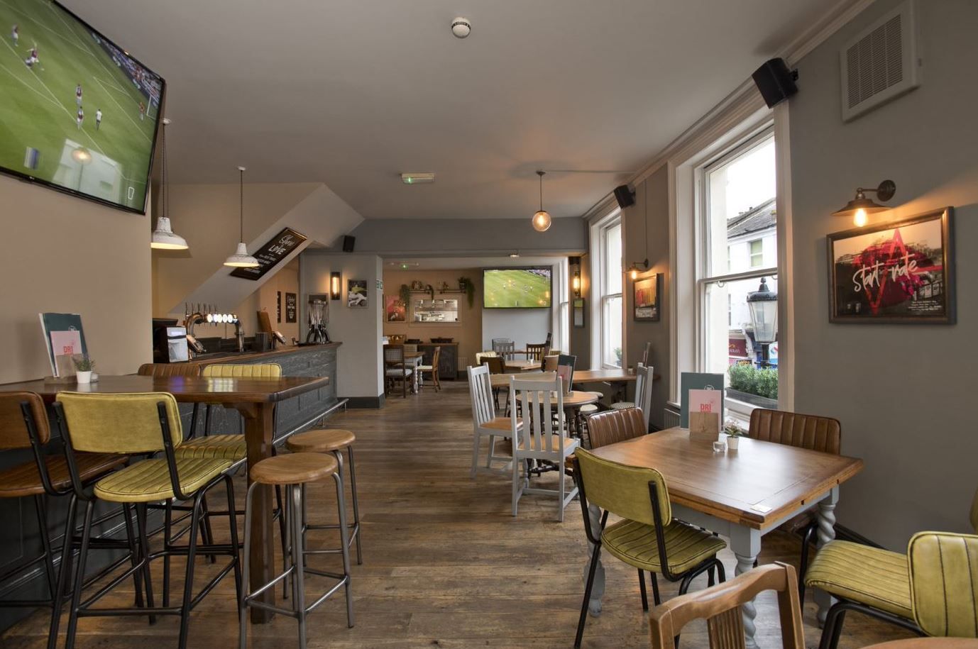 Prince of Teck, Earls Court, London, view of first floor dining/seating area.