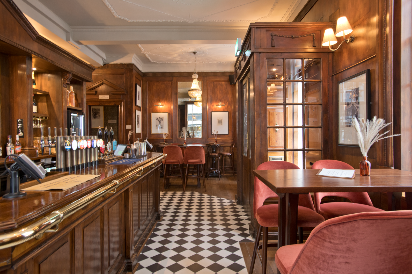 The Duchess, Marylebone, London, ground floor interior in front of bar counter