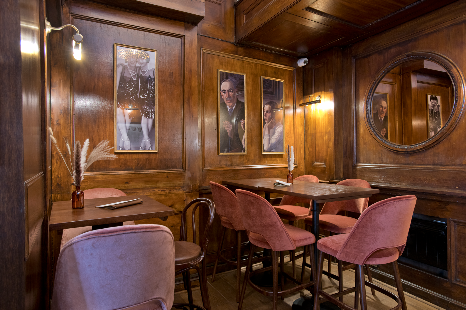 The Duchess, Marylebone, London, ground floor rear seating area, showing timber panelling.