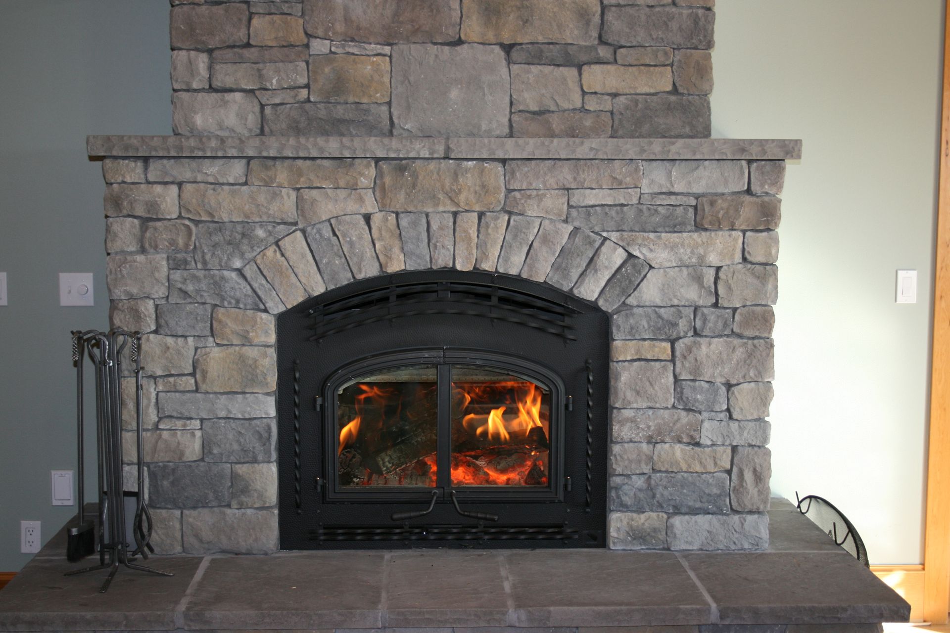 indoor fireplace 